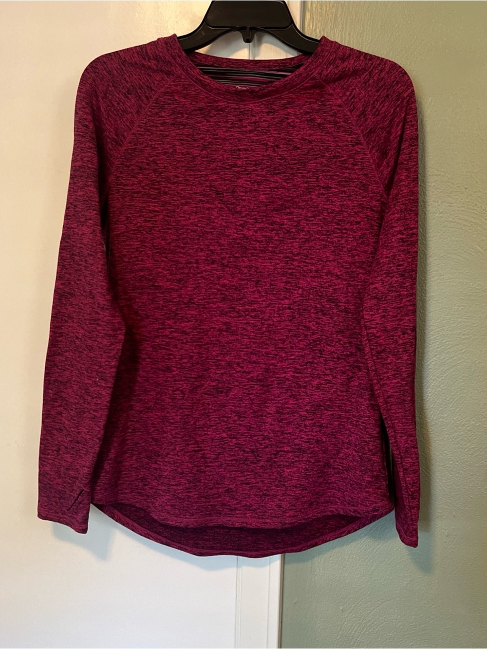 Cuddl Duds Climate Right Top  Medium Fuchsia SpaceDye Thumbholes Crewneck EUC